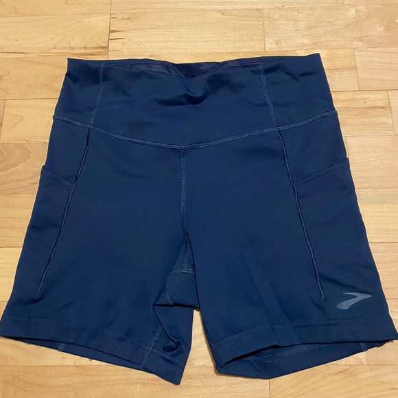 Brooks Method 5” Short - Navy - Size M - Picture 6 of 6